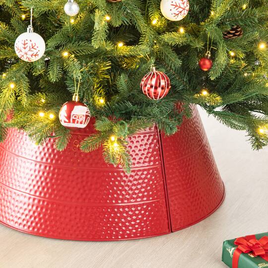 Glitzhome® 26" Hammered Metal Tree Collar